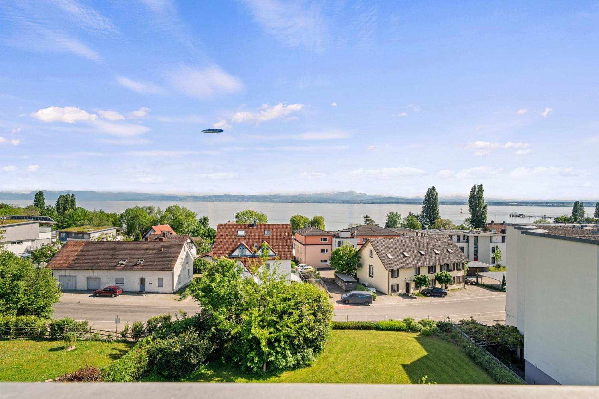 Panorama Penthouse Mit Atemberaubenden See- Und Bergblick Immenstaad am Bodensee Exterior photo